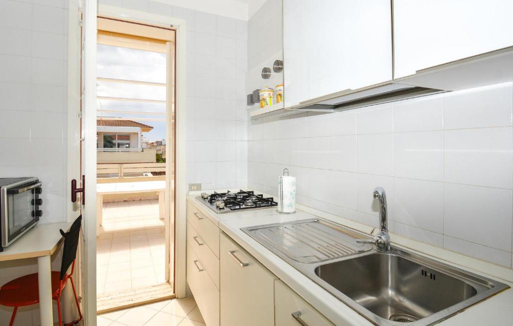 2 Bedroom Lovely Apartment In Marina Di Ragusa - 4