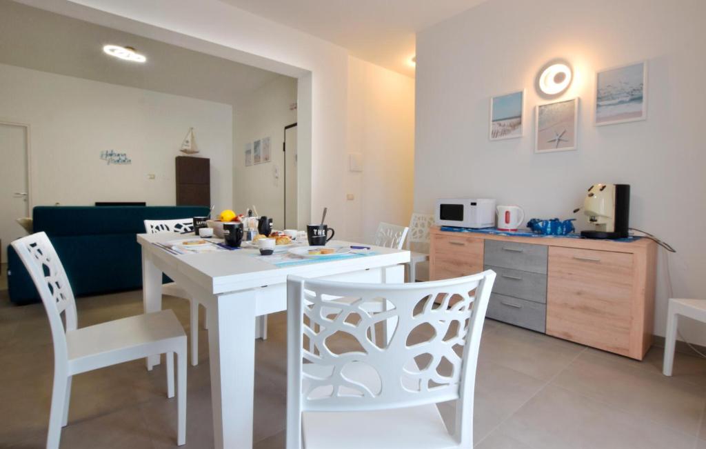 2 Bedroom Awesome Apartment In Balestrate - 3