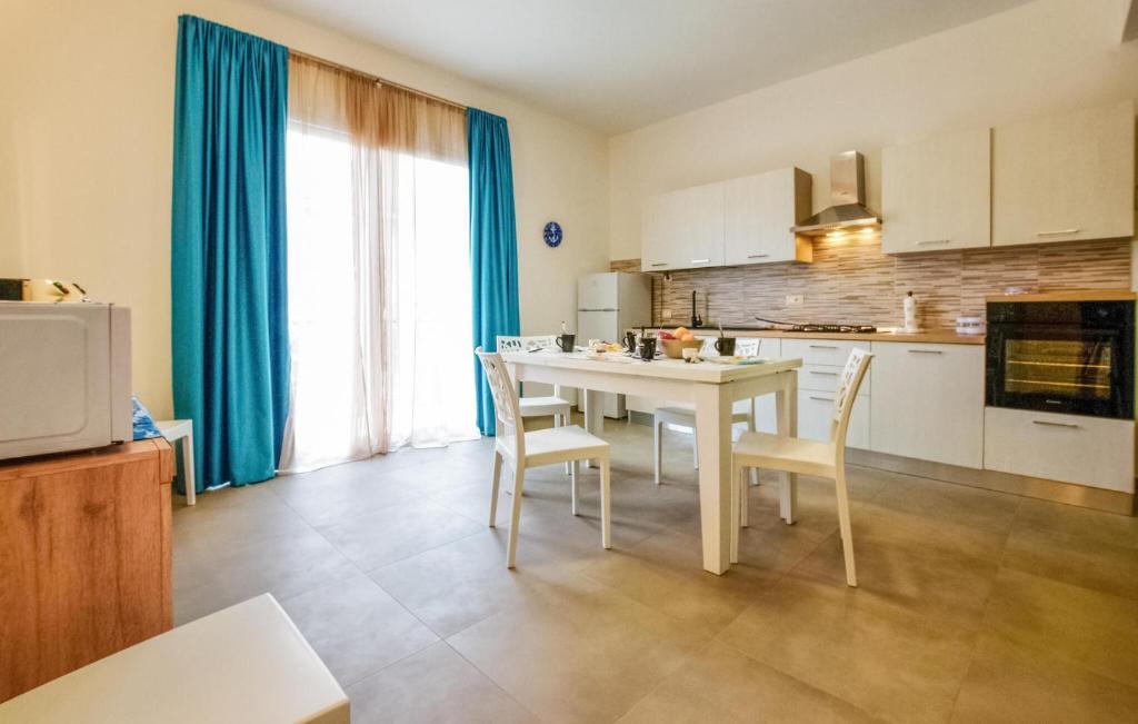2 Bedroom Awesome Apartment In Balestrate - 4