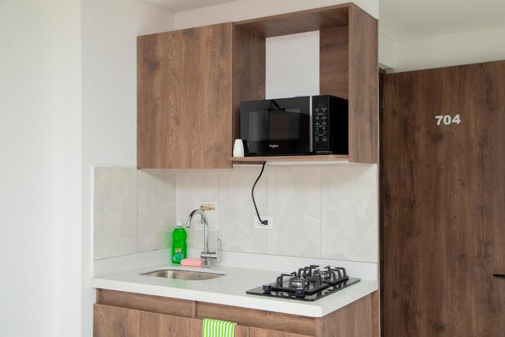 Loft laureles con excelente ubicación con aire acondicionado y cama King - 2