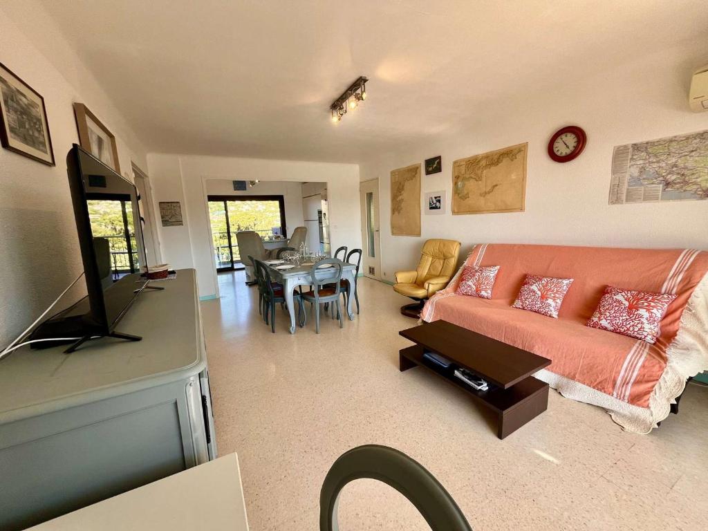 Appartement 4 pièces, 6 couchages avec climatisation à Cavalaire - FR-1-226B-239 - 2