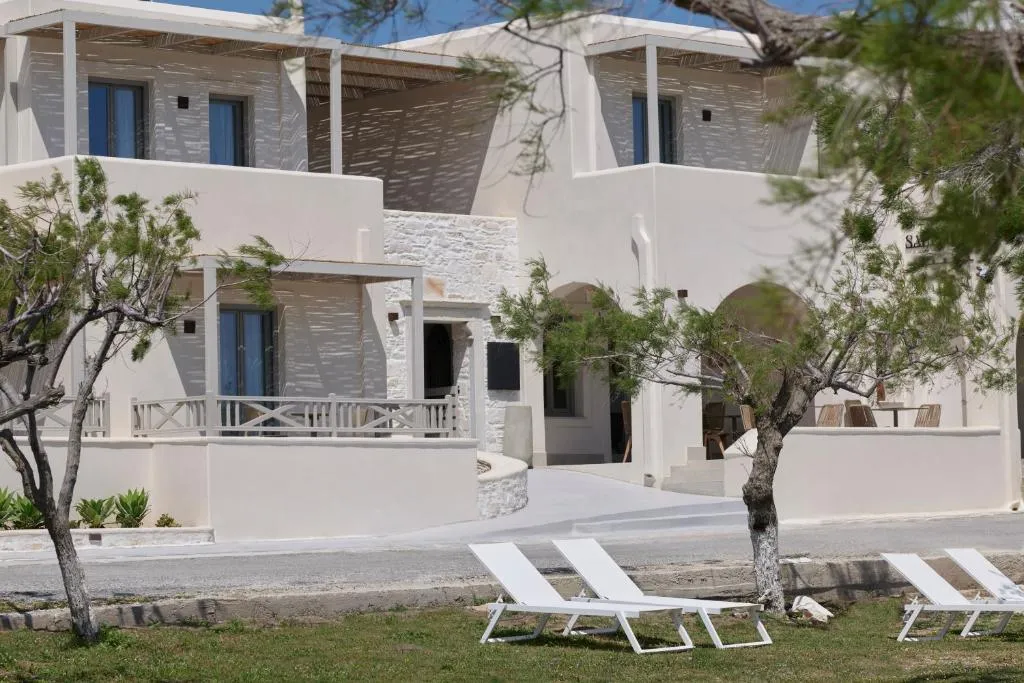 Salt Suites Paros, hotel in Naousa