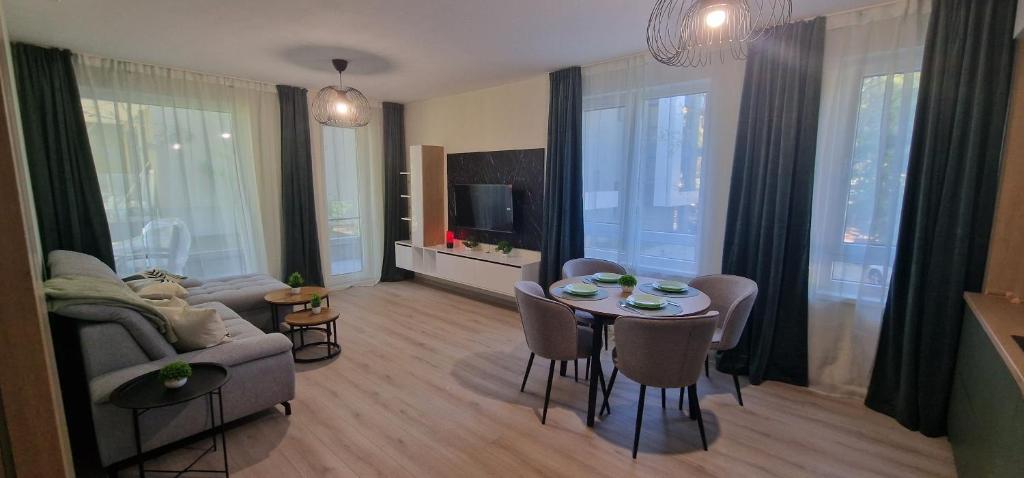 Tranquil Oasis, Sveti Konstantin i Elena