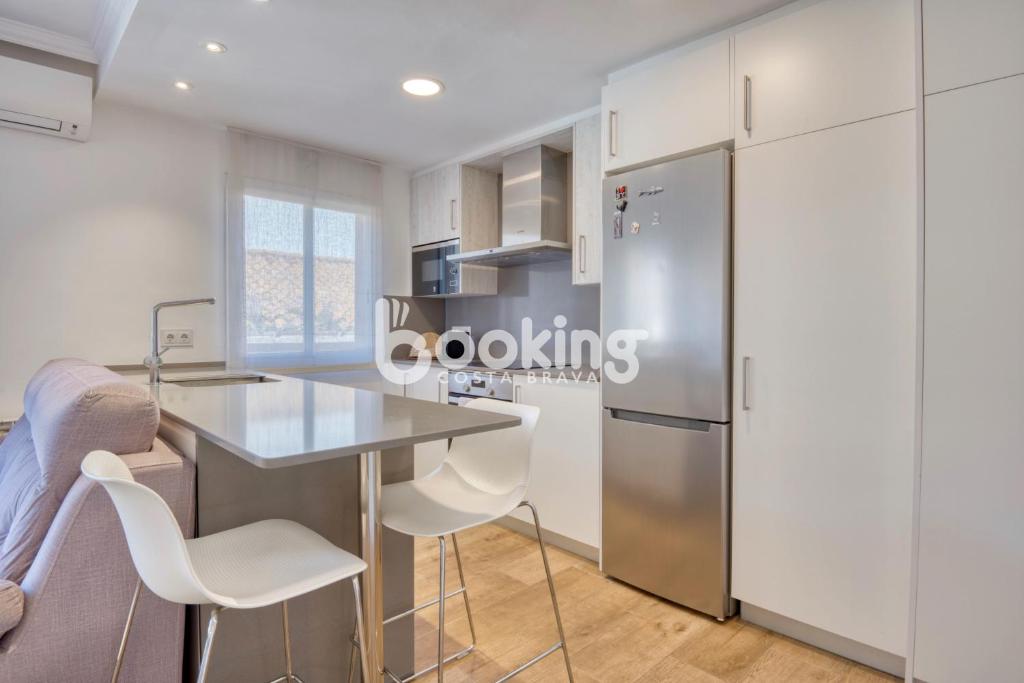 Indústria Apartament per 3 persones a 2 minuts de la platja amb Aire acondicionat i plaça d'aparcament - 5