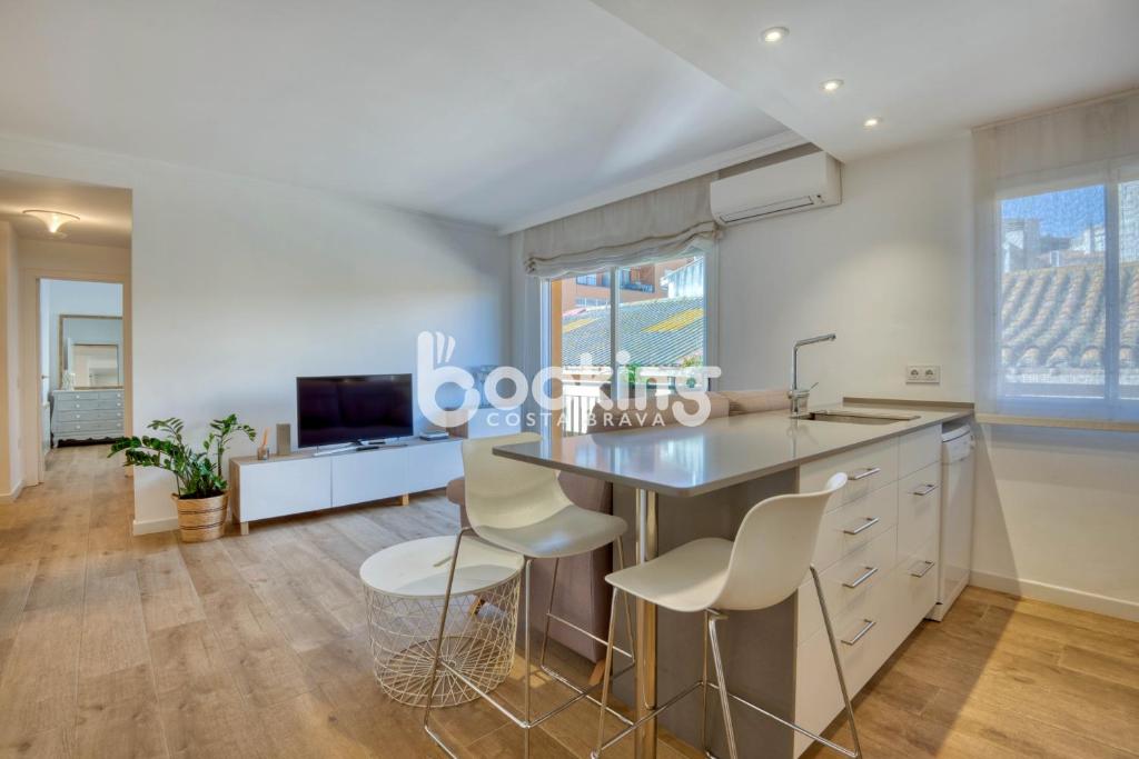 Indústria Apartament per 3 persones a 2 minuts de la platja amb Aire acondicionat i plaça d'aparcament - 1