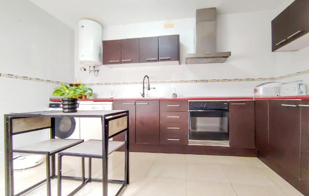 2 Bedroom Beautiful Home In Puerto De Sagunto - 3