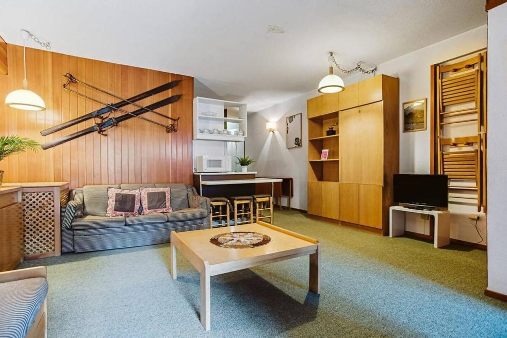 Bardot by CARDISuites - 2