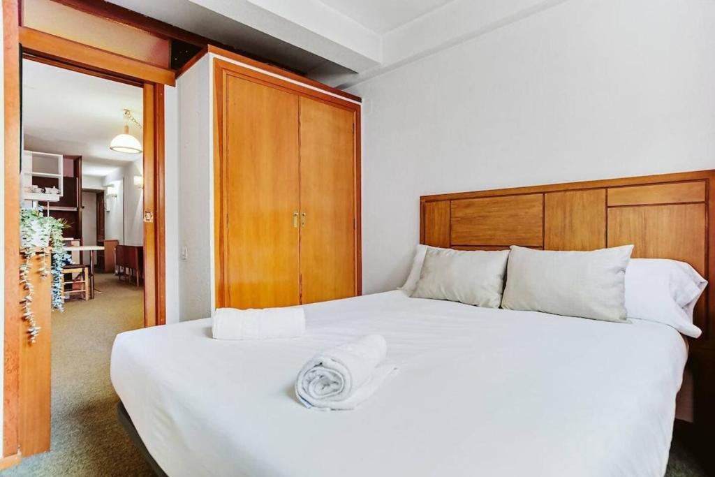 Bardot by CARDISuites - 4