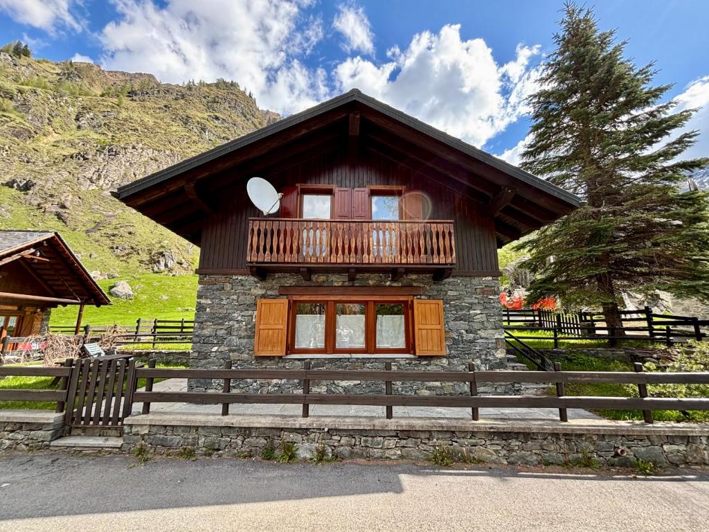 Chalet Caldo & Accogliente a Cheggio Obrigado House, Alpe Cheggio