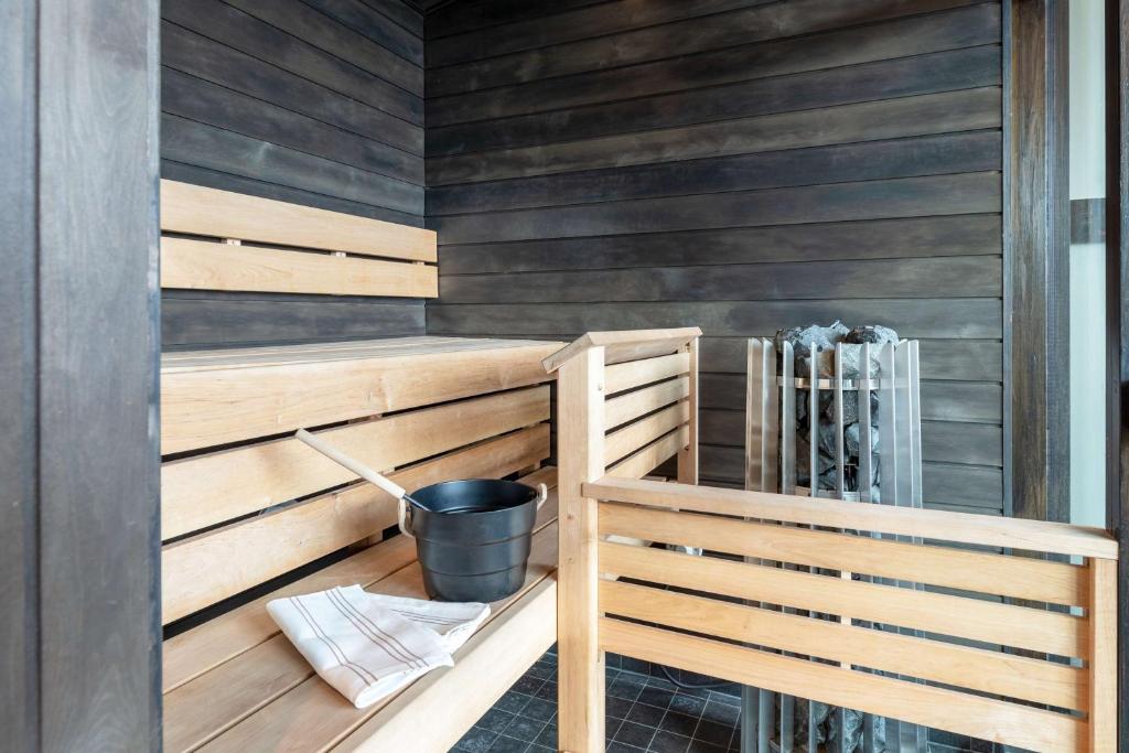 Bathroom, Scandic Simonkentta in Helsinki