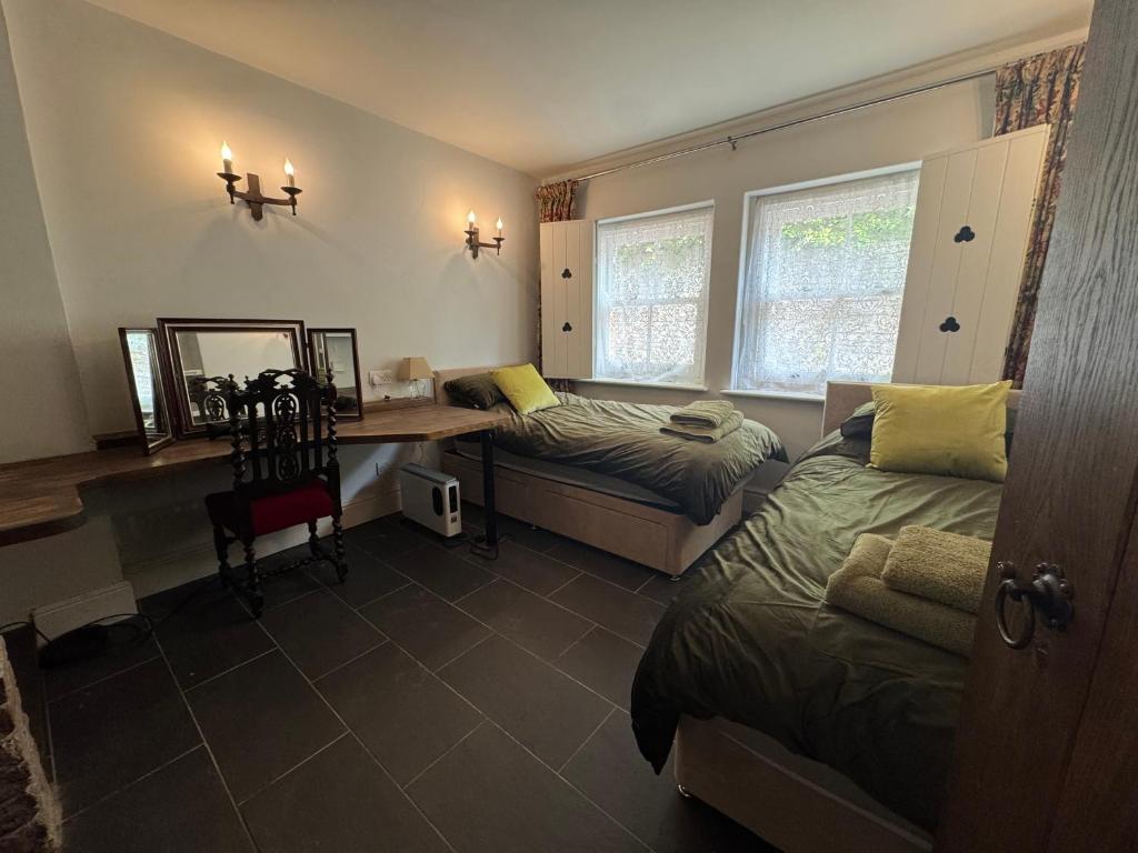 Seven Sisters, Glastonbury