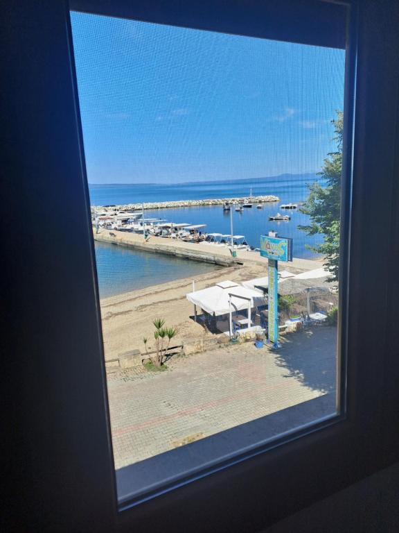 Port View Apartment, Nea Fokea