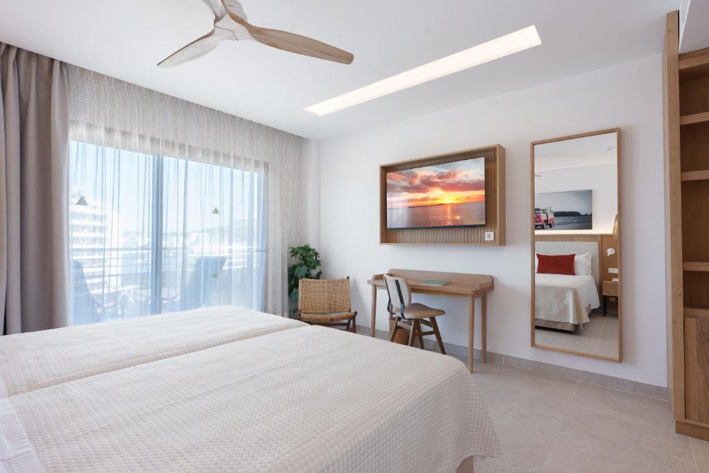 Szoba kétszemélyes vagy 2 külön ággyal és erkéllyel