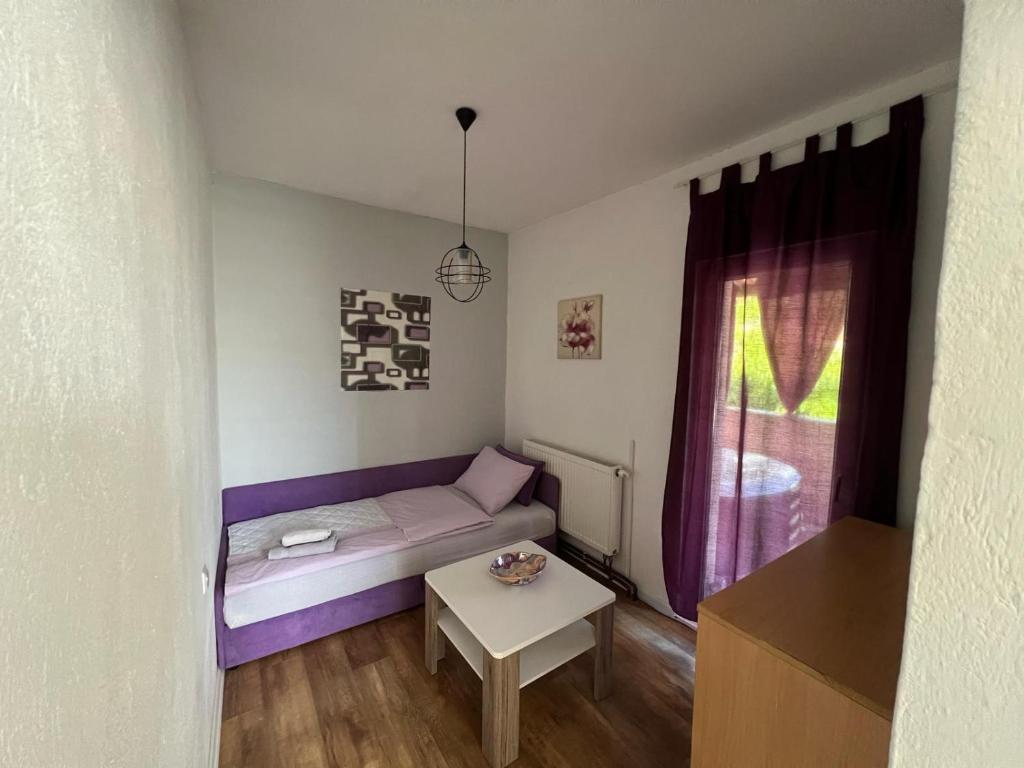 House Dea - 5