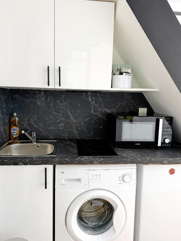 Stylish Loft Studio in Central Paris in Clery 4 - 3