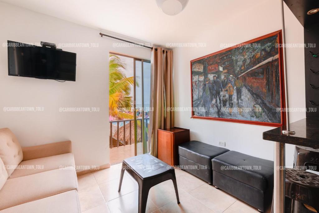 Shared lounge/TV area