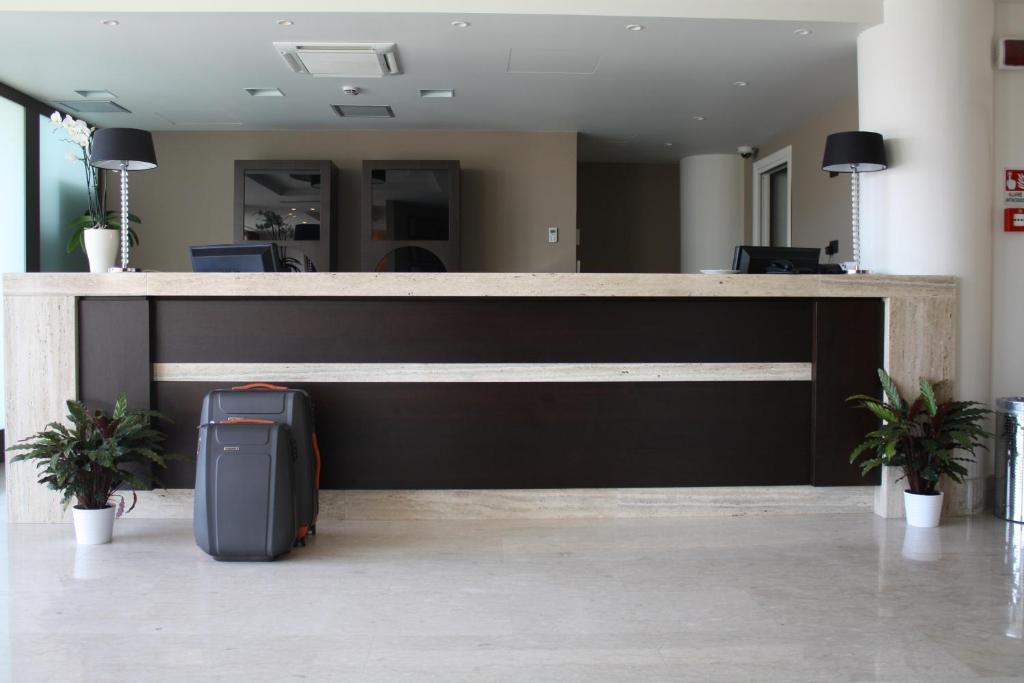 4 SPA Hotel — Hotel building in Cannizzaro, Sicily