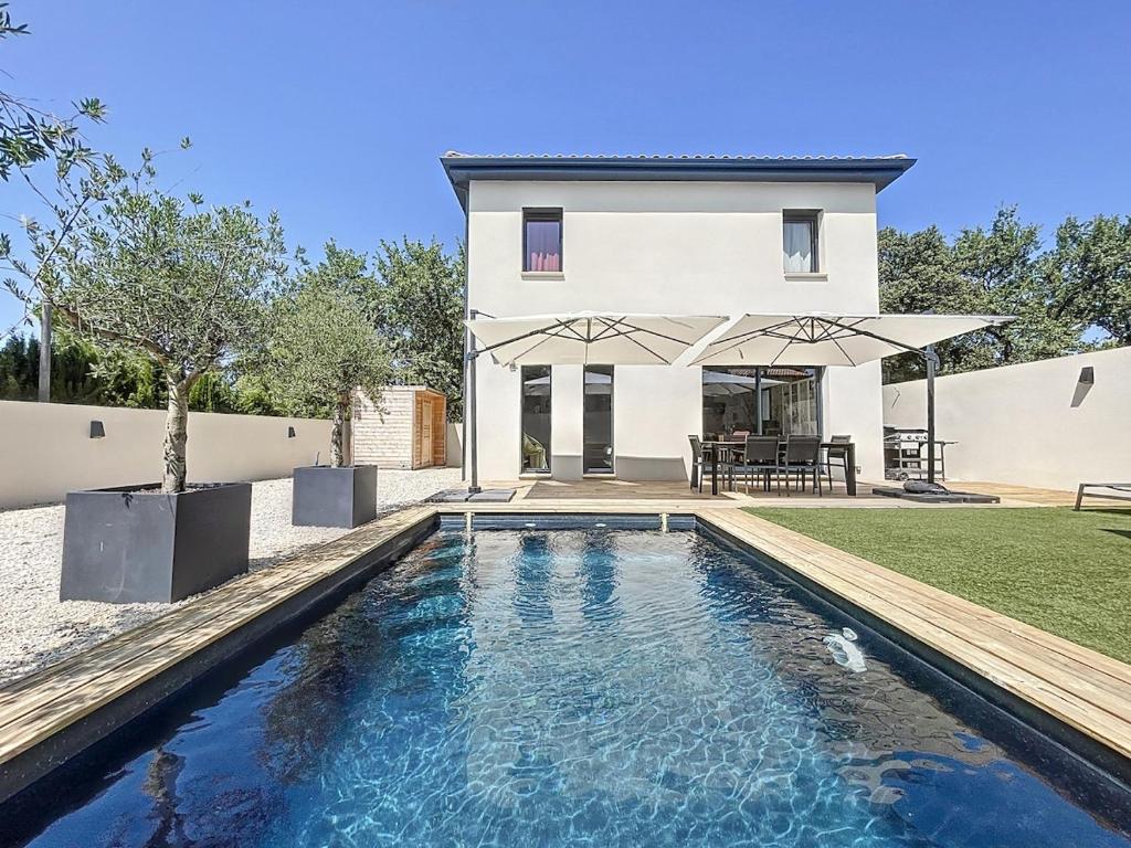 Chez NELL gîte, piscine chauffée au pied du Ventoux, Bédoin