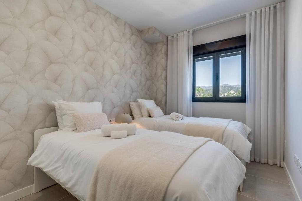 Luxury Apt. Aranya Estepona Pool and Parking - 3