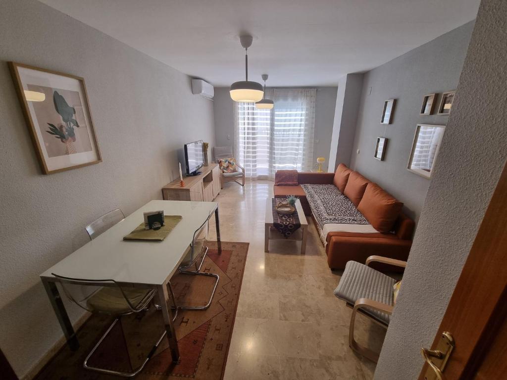 Spacious Apartment with all facilities just a few metres from the Beach - 2