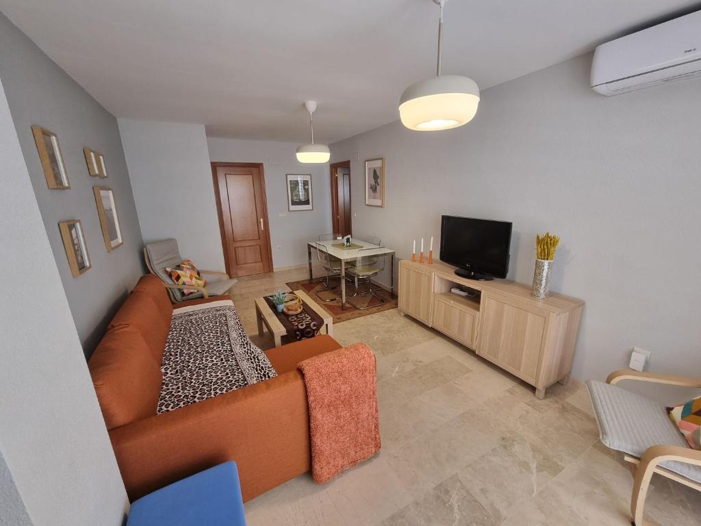 Spacious Apartment with all facilities just a few metres from the Beach - 3