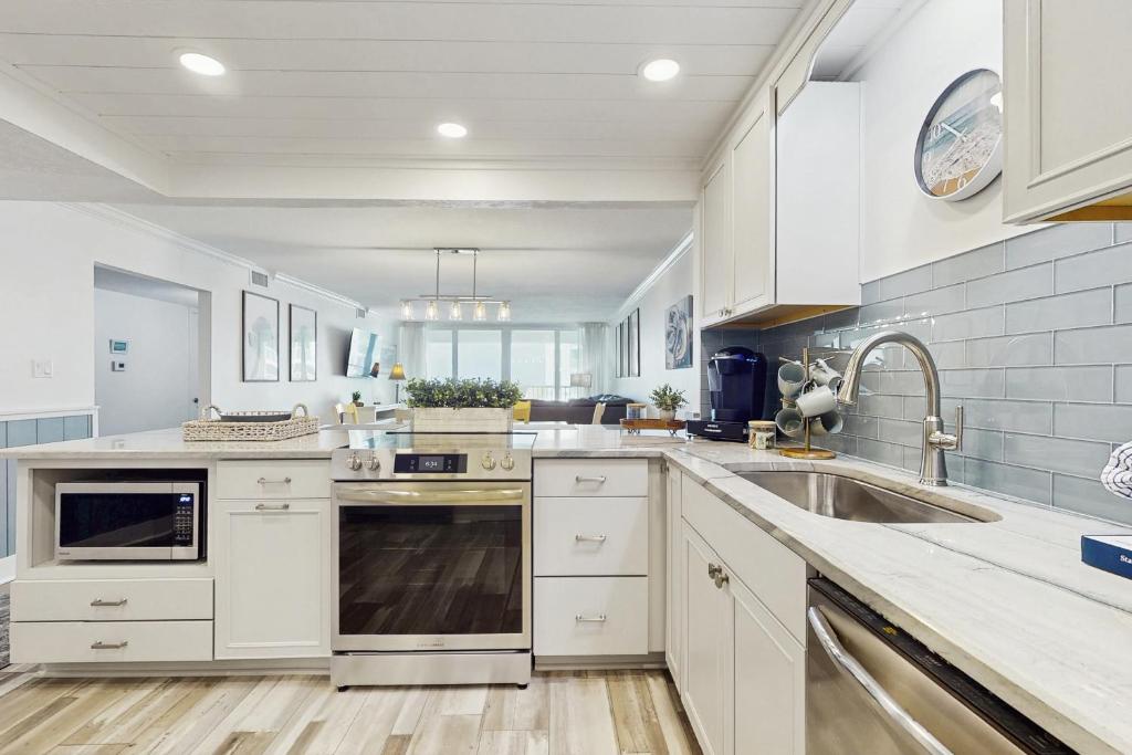 Shoreline Towers #1024