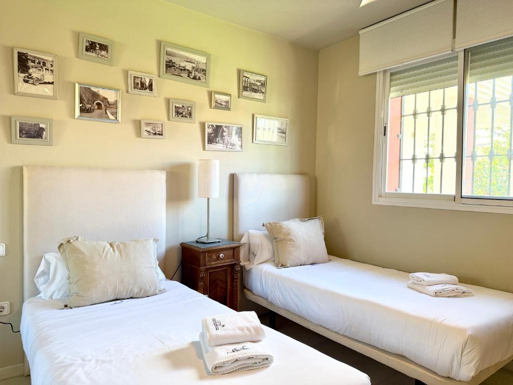 Penthouse Golden Mile Seaviews With Paddle Court - EaW Homes - 5