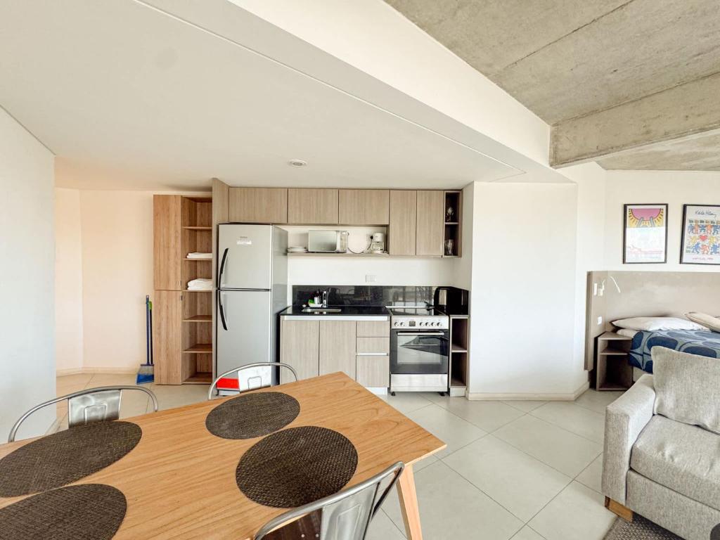 Amplio Loft con balcón sobre la Av 9 de Julio 6C - 4