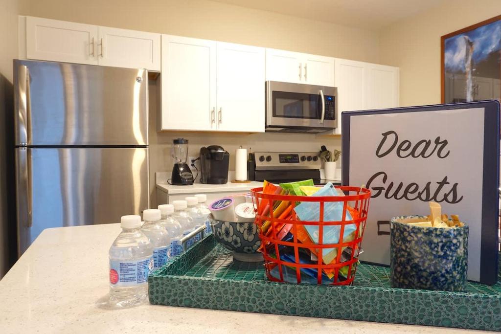 Unit 31 1BR with Den Office Space Long-term stays, Chelsea