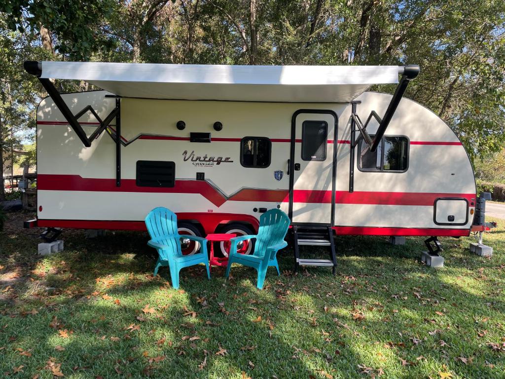 Retro camper, Ocala