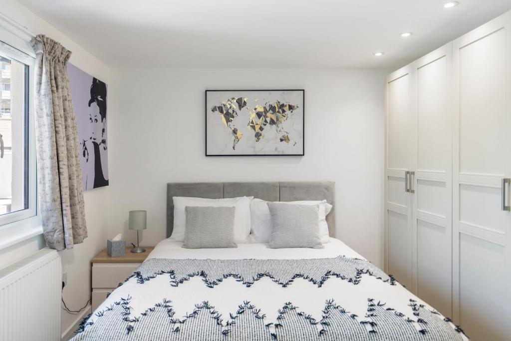 Bespoke Studio 23 Min - C London Private Bathrroom Shared Kitchen 3, Edgware