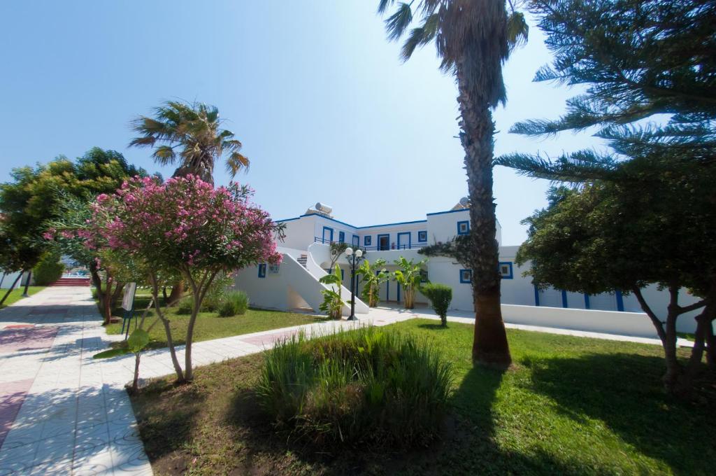 Hotel Tigaki's Star — Hotel building in Tigaki, South Aegean