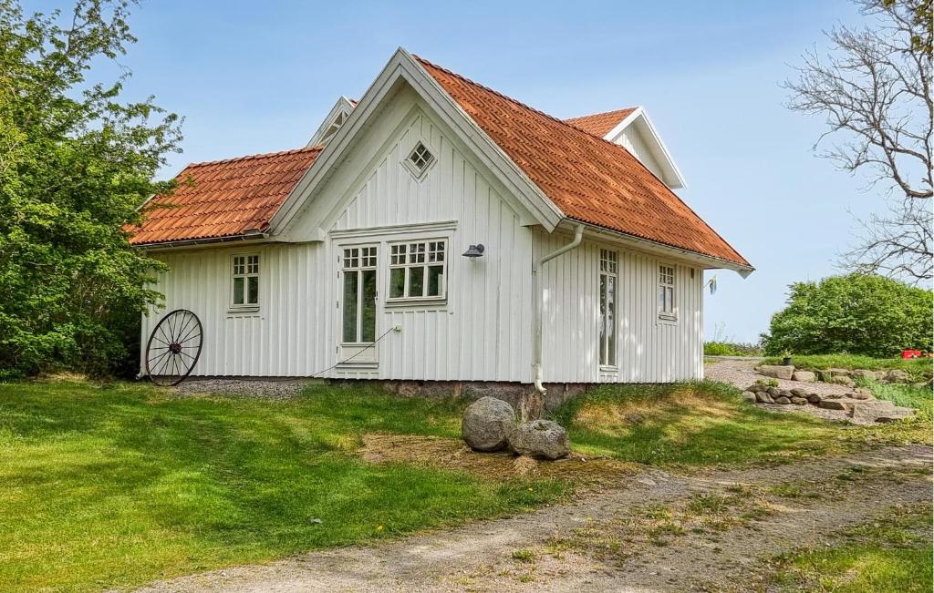 Amazing Home In Grästorp With Sauna, Grästorp