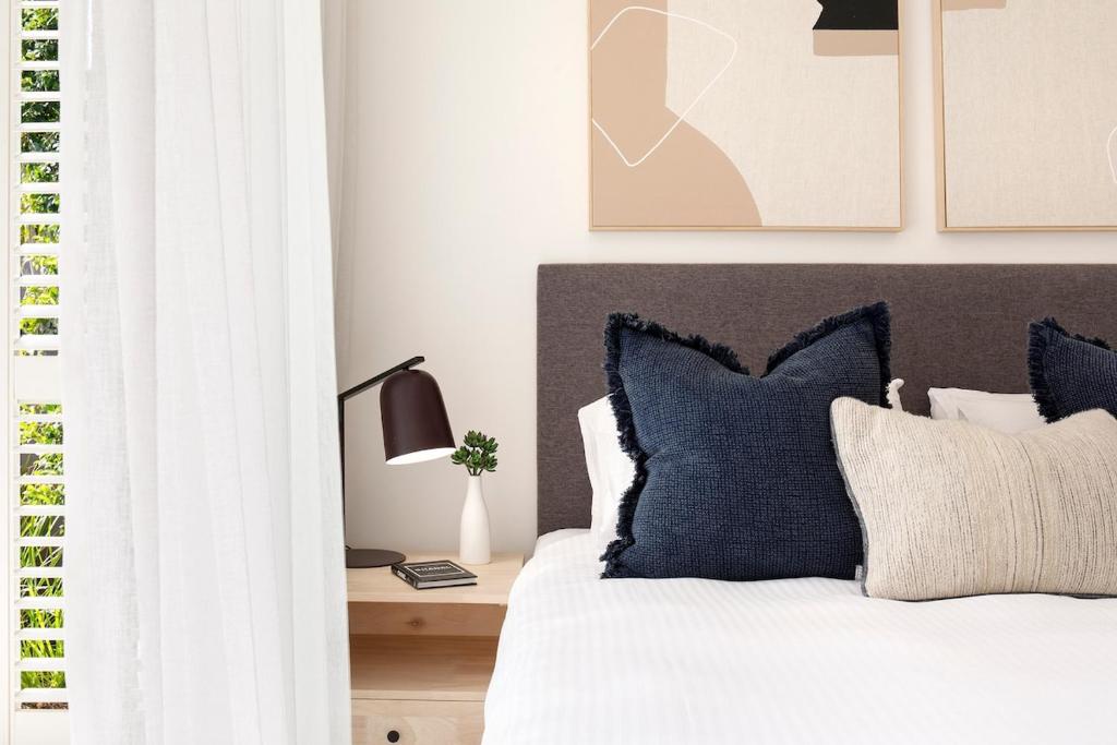 Stylish Pad, Ocean Views, Walk to Hastings Street, Noosa Heads