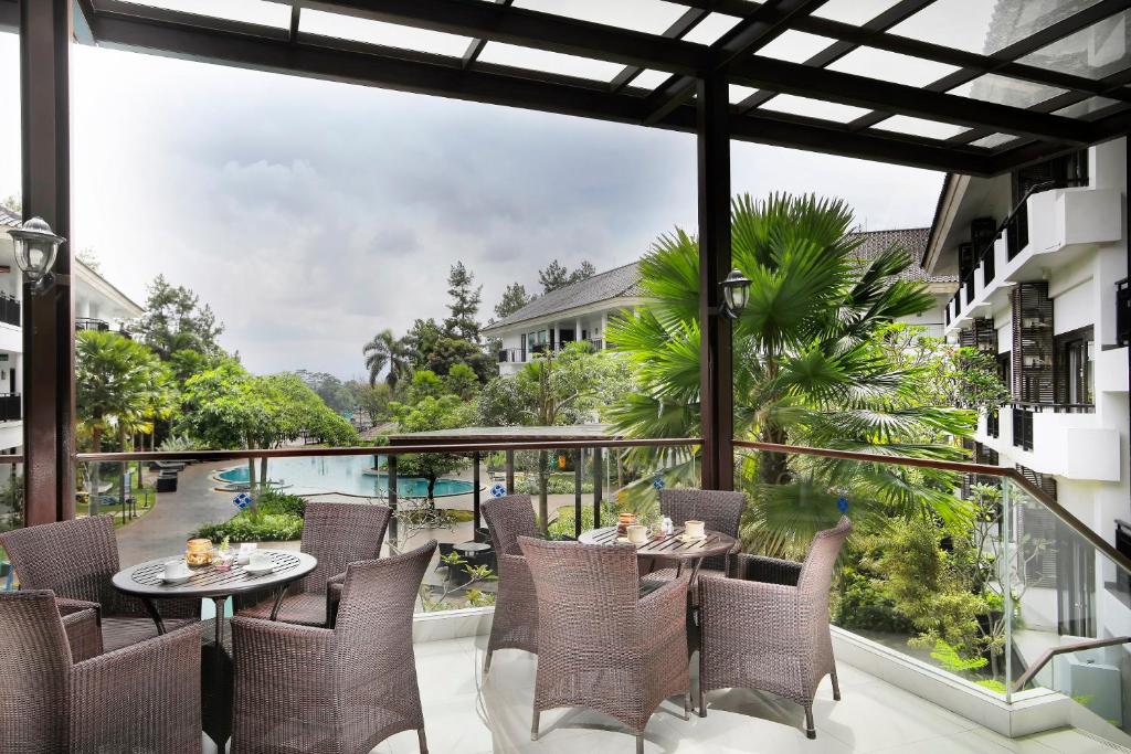 Bar/lounge, Lido Lake Resort by MNC Hotel in Bogor