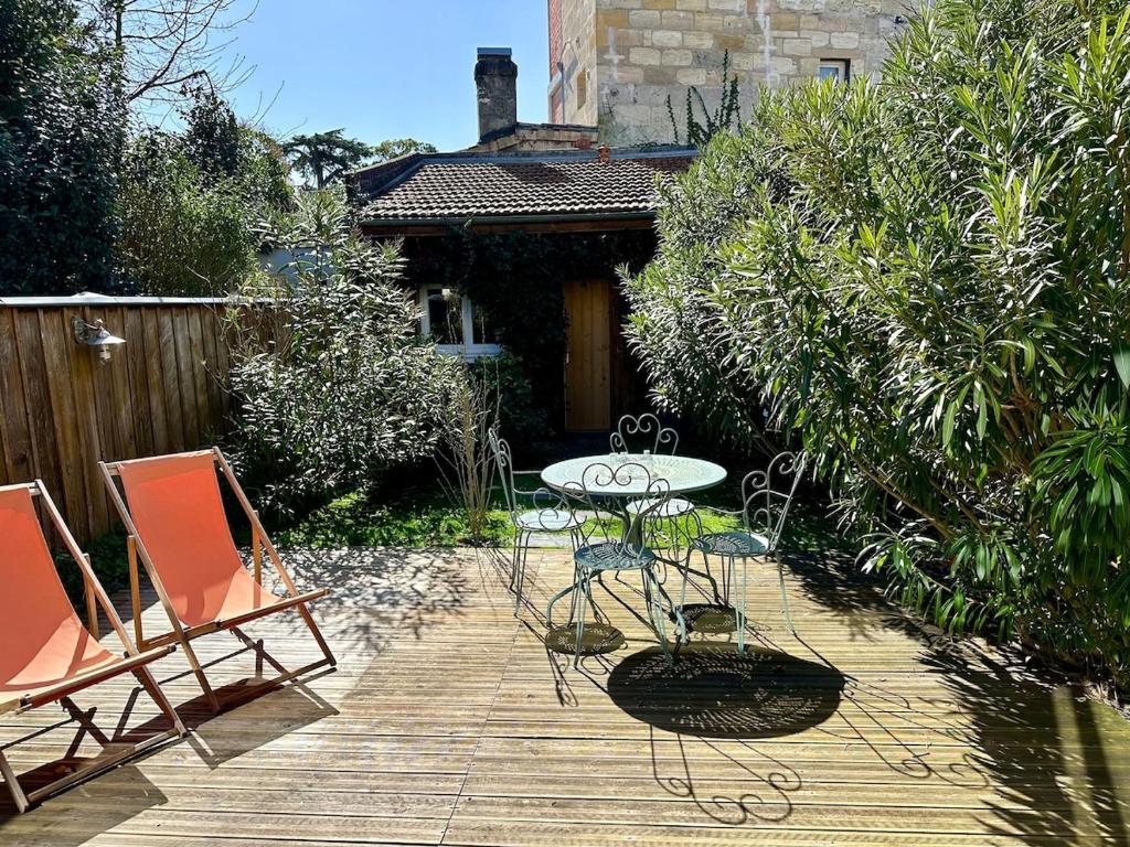 Pretty house with a garden - 1
