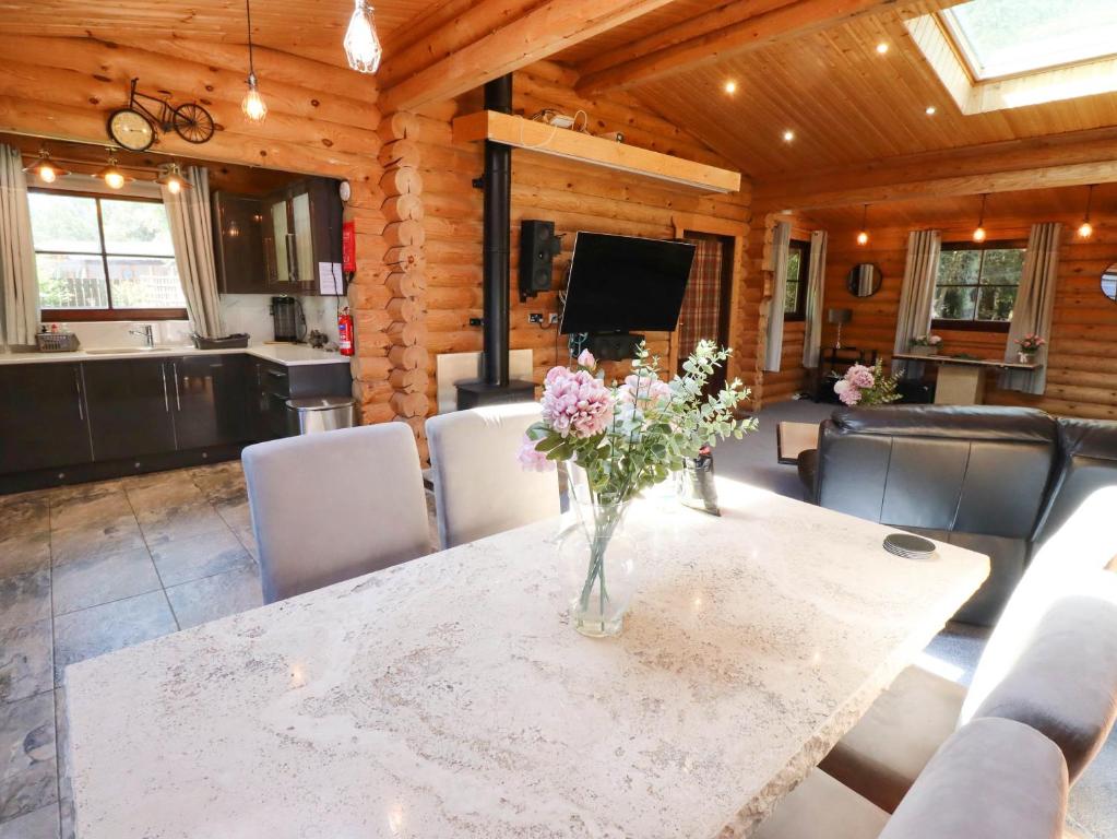 Starwood, Eshott photo 3