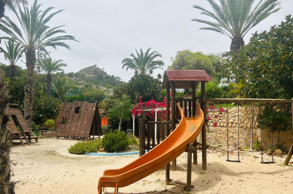 Estudio mediterráneo con piscina y parking gratis - 4