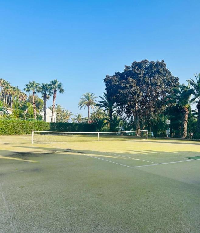 Estudio mediterráneo con piscina y parking gratis - 5