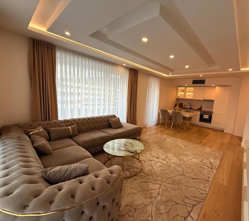 The Royal Nest Sarajevo Waves, Sarajevo