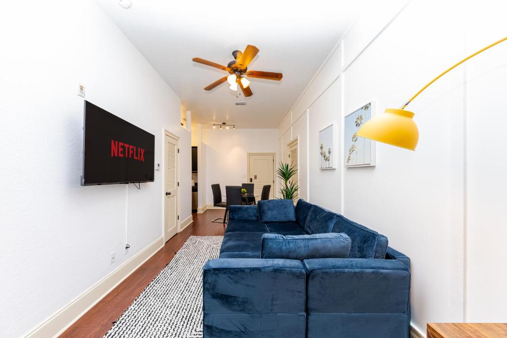 30A Signature King Suite with Parking, Pool and Balcony in Santa Rosa Beach, Santa Rosa Beach