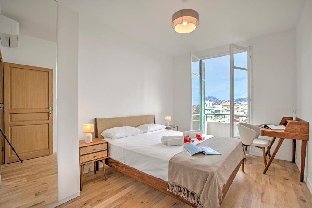 Modern Apartment With City View - Happy Rentals - 5
