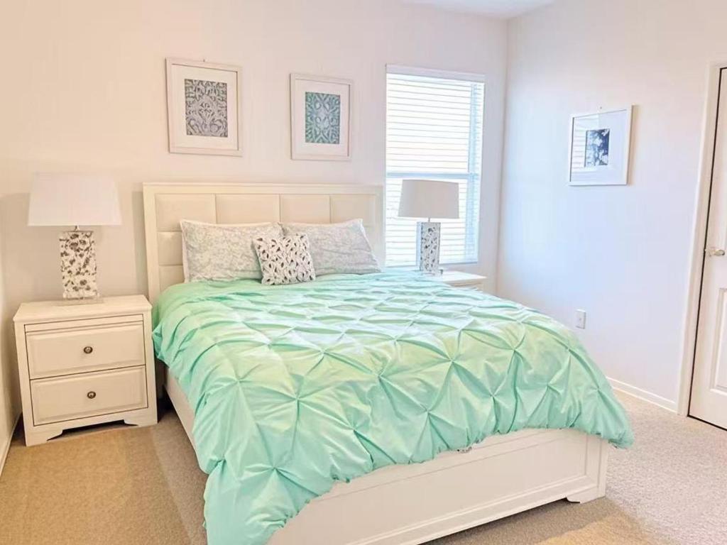 Spacious King, Queen Rooms in Luxury Villa-Pool-SPA-Disney-WiFi-Smart TV, Davenport