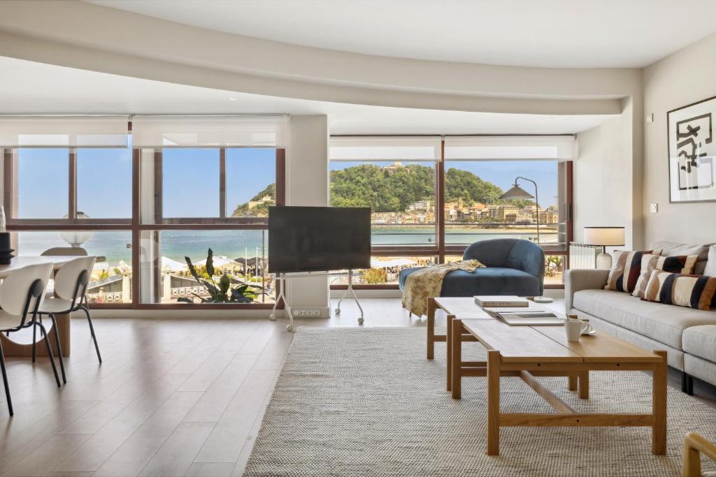 Playa de La Concha 9 by FeelFree Rentals, San Sebastián