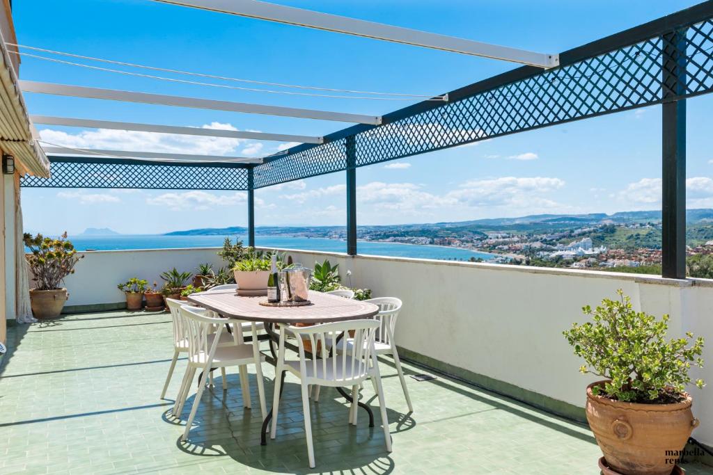 Penthouse Seaview Ref #103, Estepona