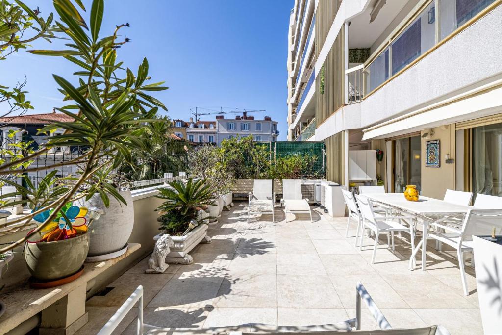 REF 1966 - Cannes city center - 5