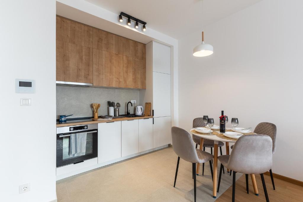 Walnut Apartment in Tre Group - 4