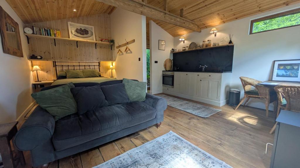 A Somerset Countryside Lodge, Holcombe