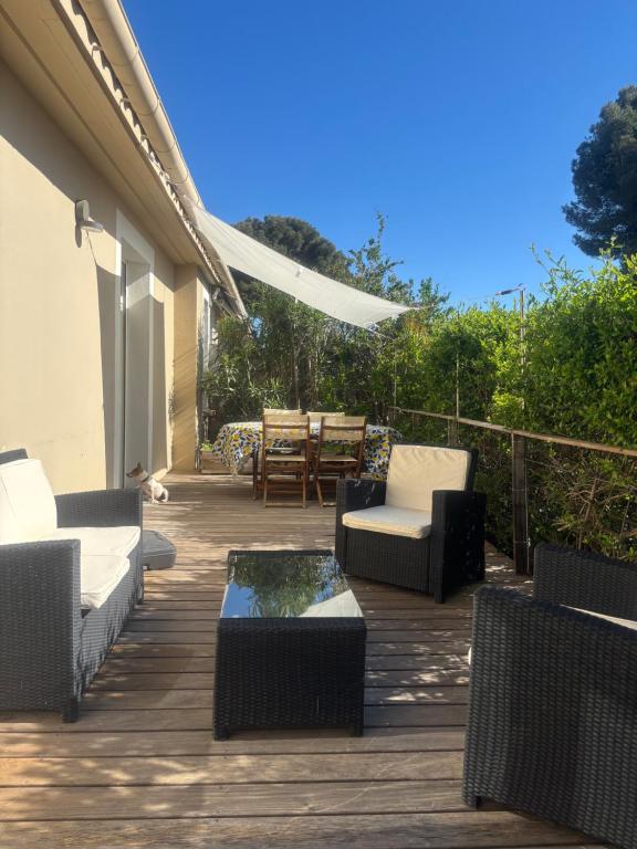 Le Nid Bleu, Sanary-sur-Mer