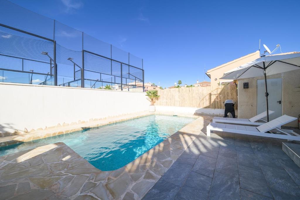 Lovely villa with private pool - 4